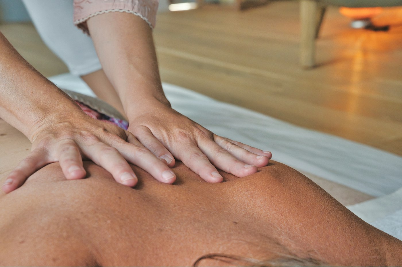 Massage prices in Gilbert, AZ – gentle hands-on back massage